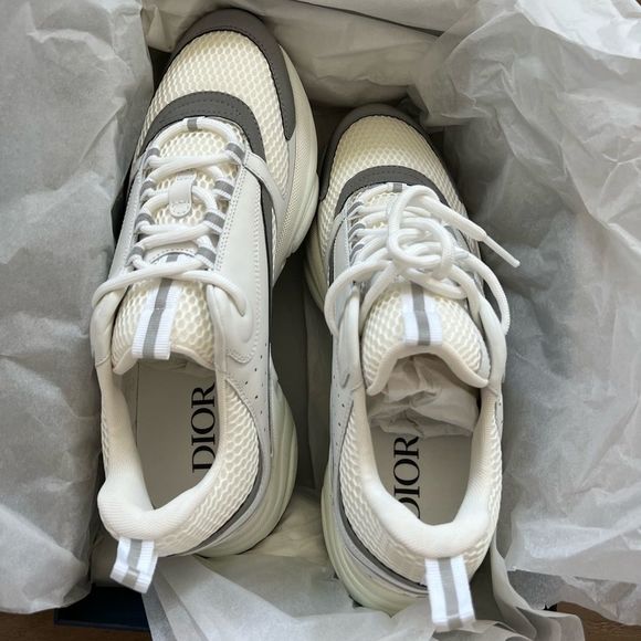 B22 DIOR SNEAKERS - Picture 2 of 10